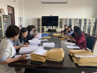 外國語學(xué)院開展期中教學(xué)檔案檢查及教師座談會(huì)，提升教學(xué)質(zhì)量，強(qiáng)化招生輔助服務(wù)